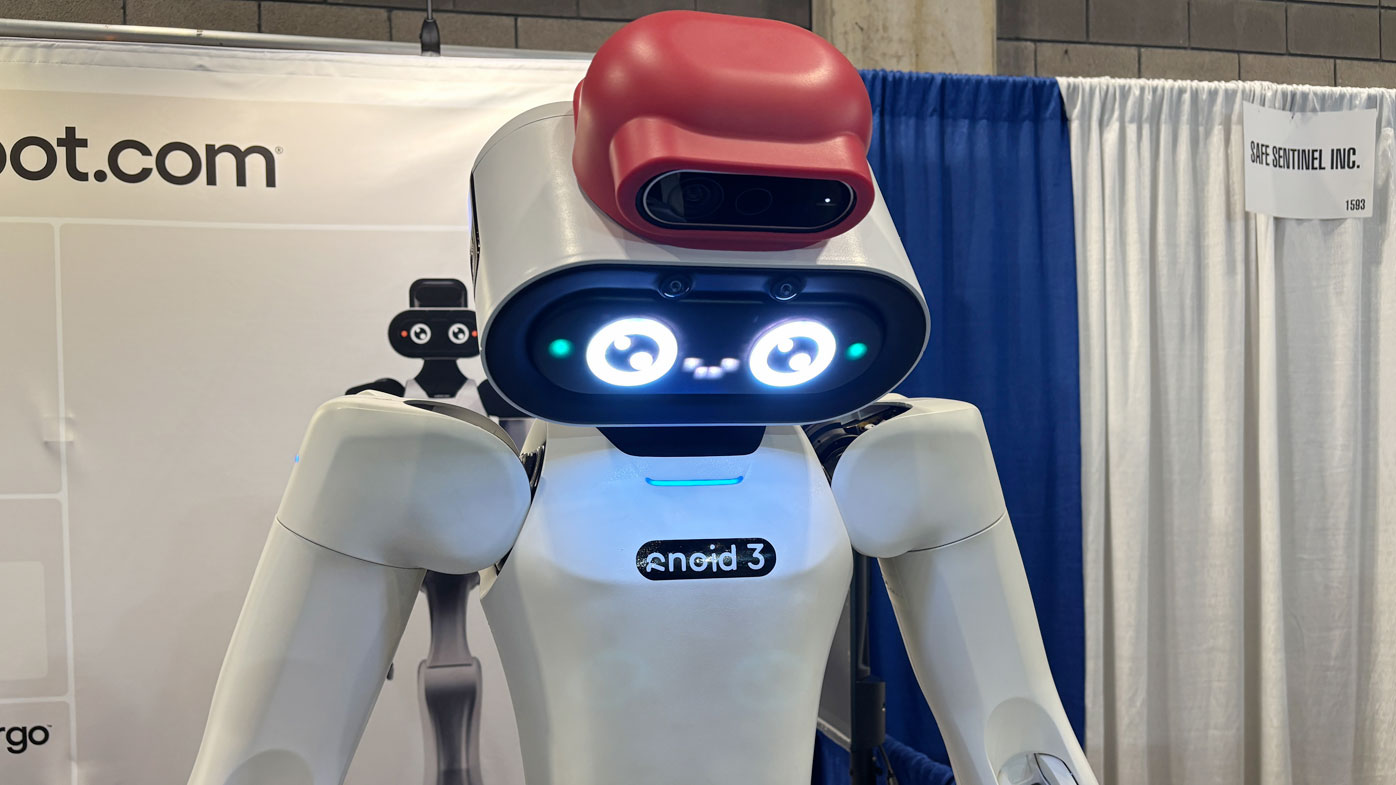 Robot.com debuted the R-noid humanoid robot alongside its kiwi and cargo delivery robots.