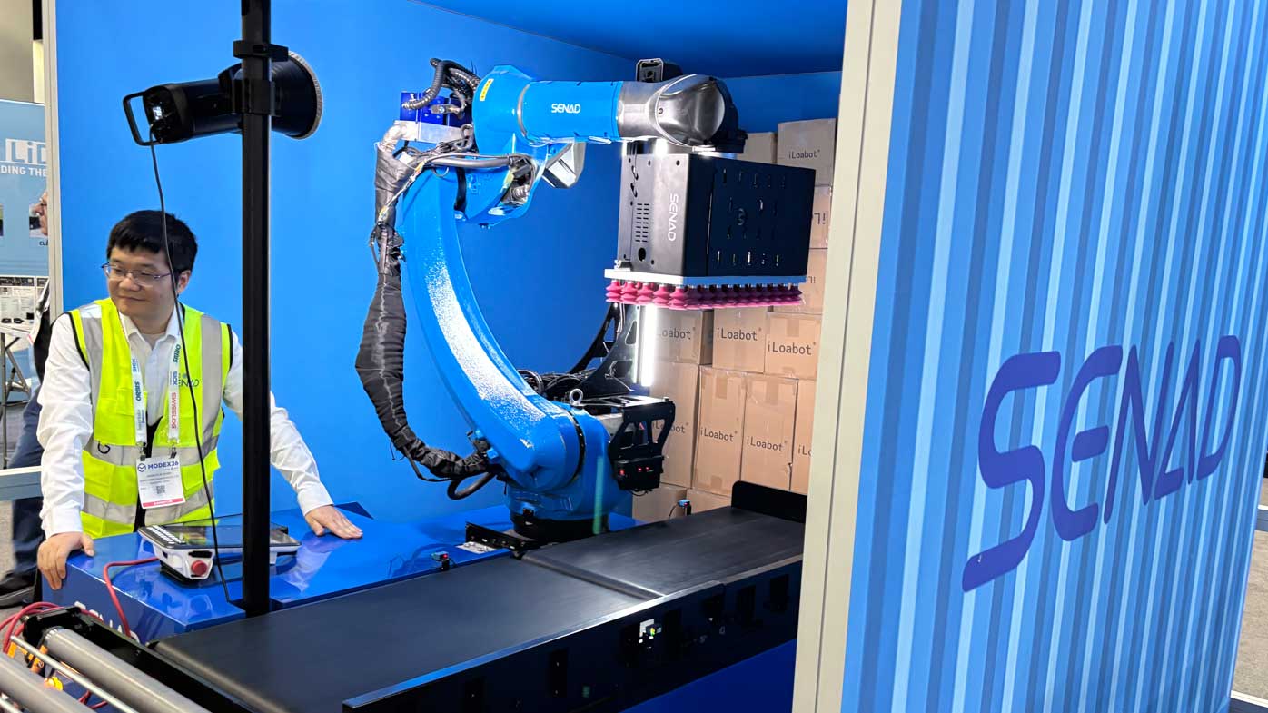 Senad Robot brought the iLoadbot M autonomous loading and unloading robot