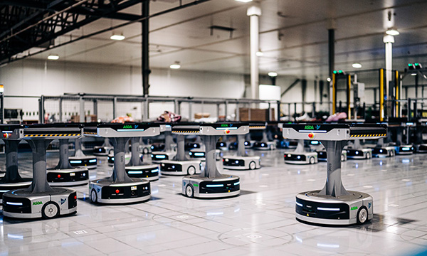 Geek+ robots in the U.K.