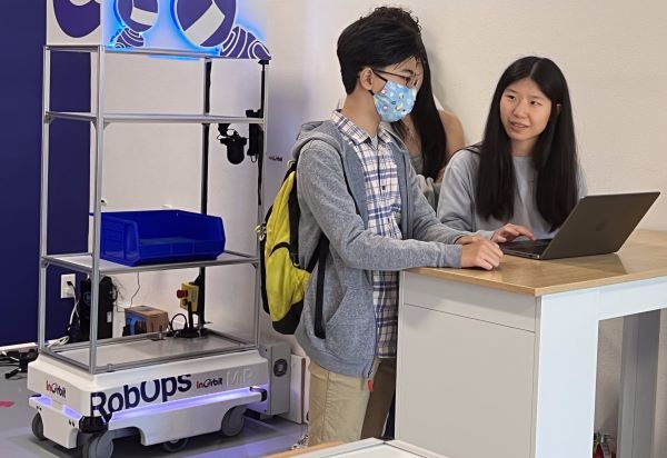 The InOrbit Robot Space hosted students from the San Francisco 2023 AI Robotics Youth Program.