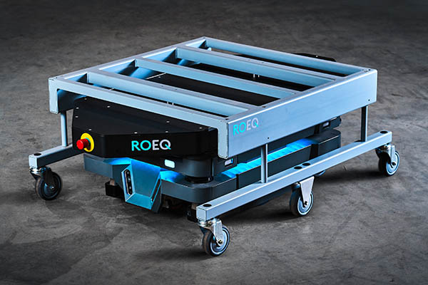 MiR250 with ROEQ cart
