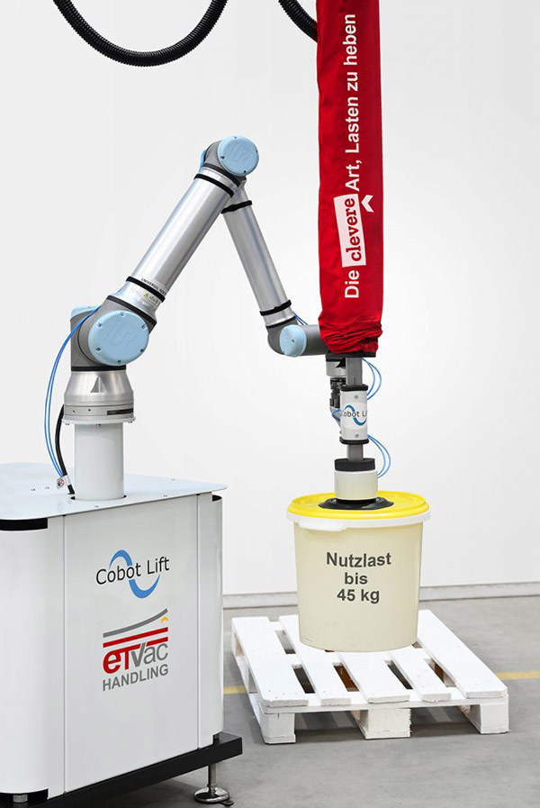 Cobot Lift with suction plate
