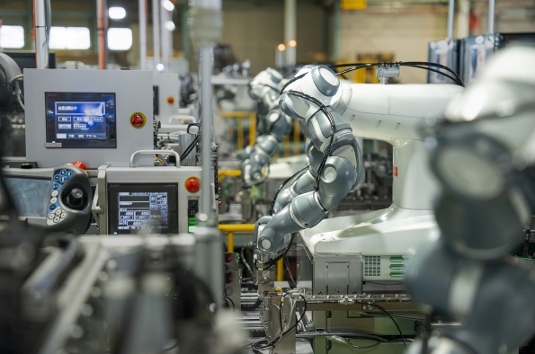 ABB YuMi cobots alleviate workforce shortages for aluminum supplier. Image Courtesy of ABB