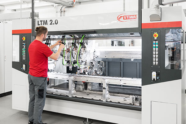 Faulhaber motors equip STIWA small parts assembly modules