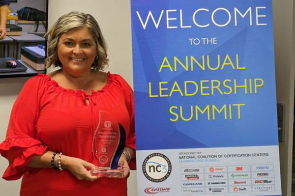 Danielle Ward receives Tormach Instructor of the Year award