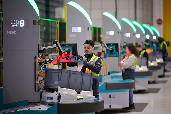 Exotec presents one million containers daily across the globe