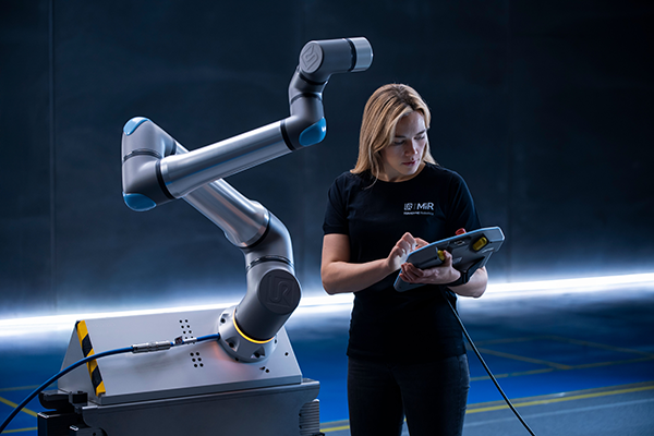 Automate 2025: Universal Robots introduces UR15 cobot
