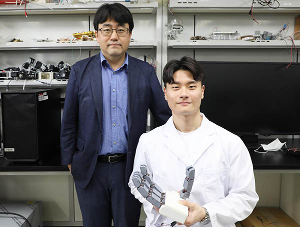 Korean Researchers Develop Hybrid Robotic Hand for Improved Grasping
