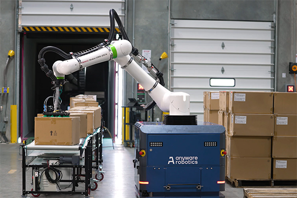 Case Study: How Saddle Creek Logistics tackled heat, labor turnover and efficiency with mobile cobot automation