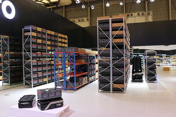 Caja Robotics Works With Integrator Advanced Handling Systems to Automate Distribution Facility