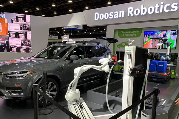 Doosan Displays Diverse Cobot Applications at Automate 2022