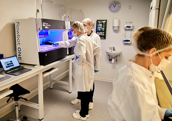 Flow Robotics Brings flowbot ONE Pipetting Robot to North America