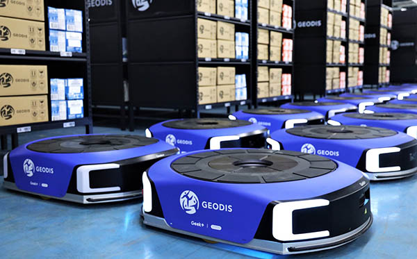 Geek+ and GEODIS Optimize Warehouse Logistics With Autonomous Mobile Robots in Hong Kong