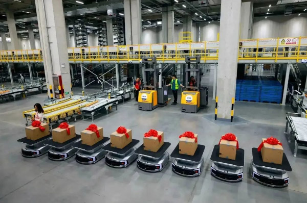 Adidas and Geek+ Open New Automated Distribution Center