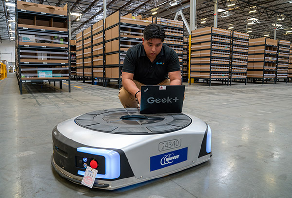 Newegg Deploys Geek+ Mobile Robots in Electronics Warehouse