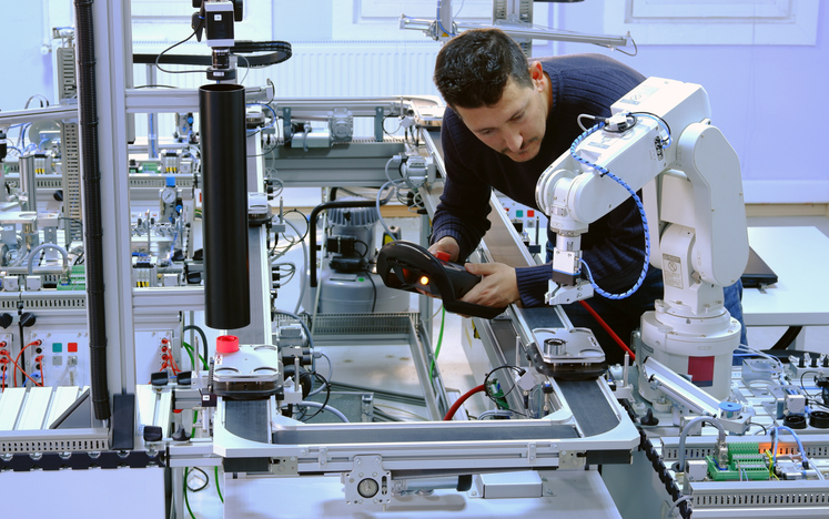 What to Look for When Performing Industrial Robot Maintenance
