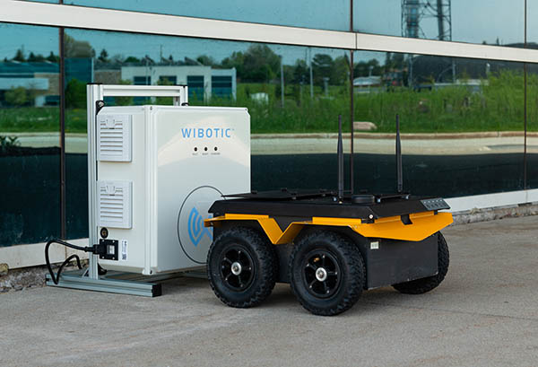 Wireless Charging for Jackal and Husky UGVs Now Available From WiBotic, Clearpath Robotics