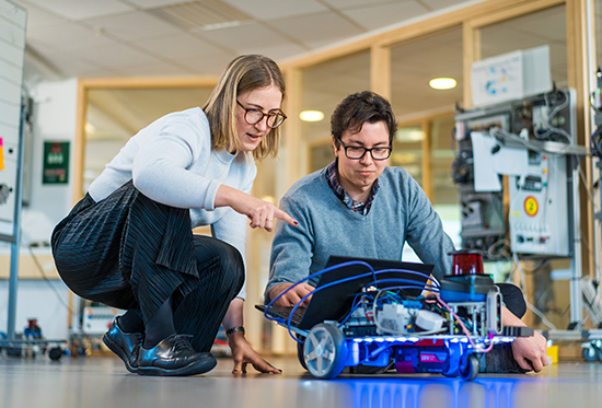 Kollmorgen and Ericsson Test 5G to Expand Mobile Robot Capabilities