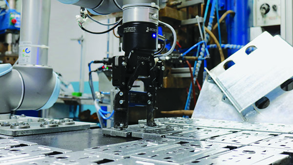 Manufacturer builds in-house robotics expertise to close the skills gap