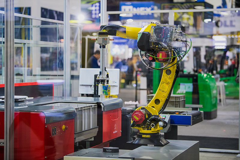 Bastian Solutions SmartPick: The Only Turnkey Goods to Robot Solution