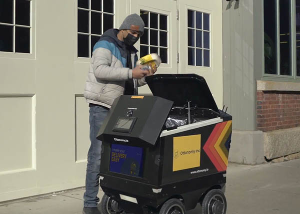 Ottonomy Plans to Expand Robot Deliveries, Shows RaaS Offerings at AUVSI Xponential