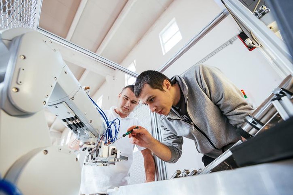 Warehouse Automation: 4 Common Myths Debunked