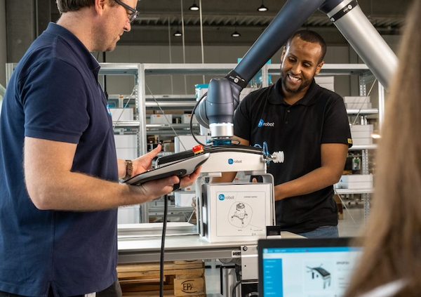 Collaborative Automation Can Boost Palletizing Prowess