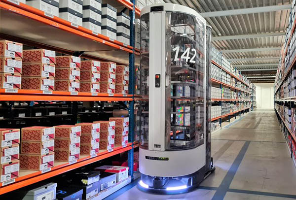 Mobile Robots Are Helping Elevate the E-Commerce Economy