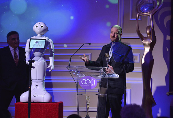 RobotLAB Wins Innovation Award, Integrates Service Robots Across Industries