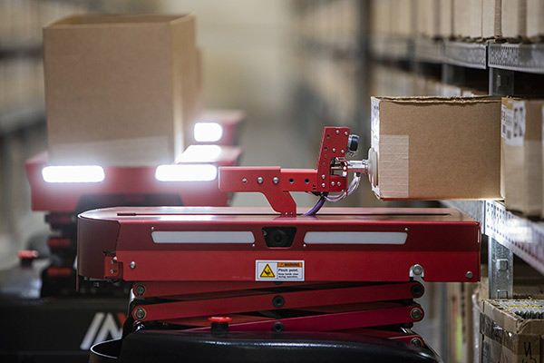 inVia Robotics Offers RaaS to Optimize Both People and Robots in Warehouses