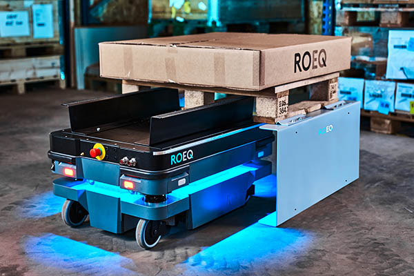 Closing the Knowledge Gap in Autonomous Mobile Robot Deployments With Equipment