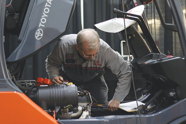 Lift Truck Technician Training: Behind the scenes