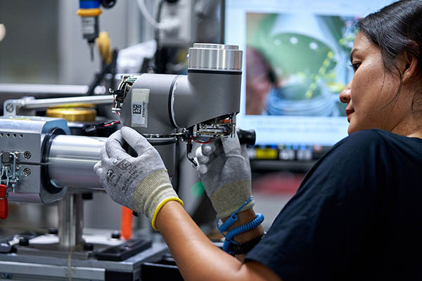 Universal Robots Registers Record Collaborative Robot Sales in 2021