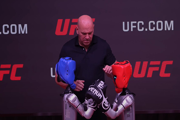 Unitree humanoids debut at UFC event, Dana White serves as ‘referee’