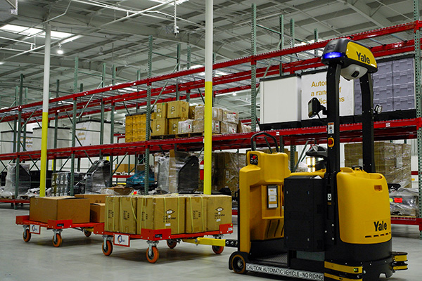 Webinar: Material handling made easy with automated lift trucks