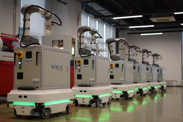 Robots Pave the Way for Reshoring Manufacturing