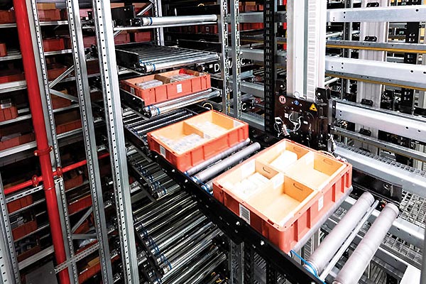 Automated storage  in the warehouse  takes center stage