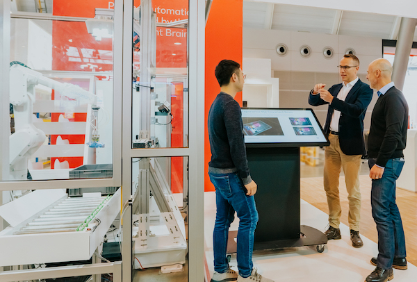 Otto Group Works With Covariant to Apply AI Robotics to Its Logistics Network