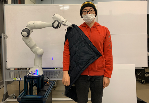 MIT Motion-Planning Algorithm Enables Robot to Safely Dress a Person