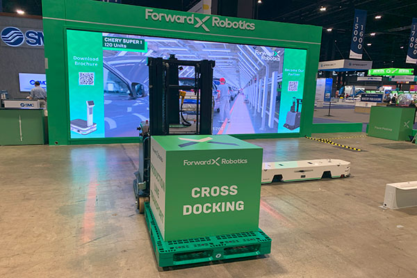 ​ForwardX Robotics had its new ApexC1500-L on display alongside the rest of its AMR suite. 