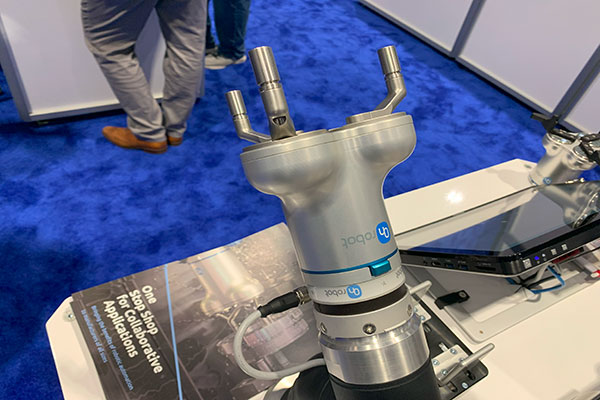 OnRobot demonstrated its new grippers with higher payload capability.