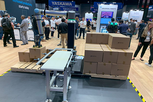 ​Universal Robots booth visitors got to view a UR cobot in conjunction with MiR. 